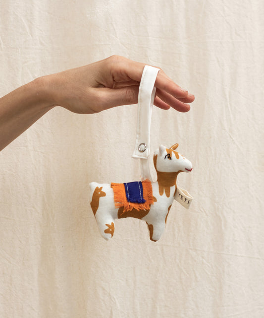 Muñequito colgante sonajero