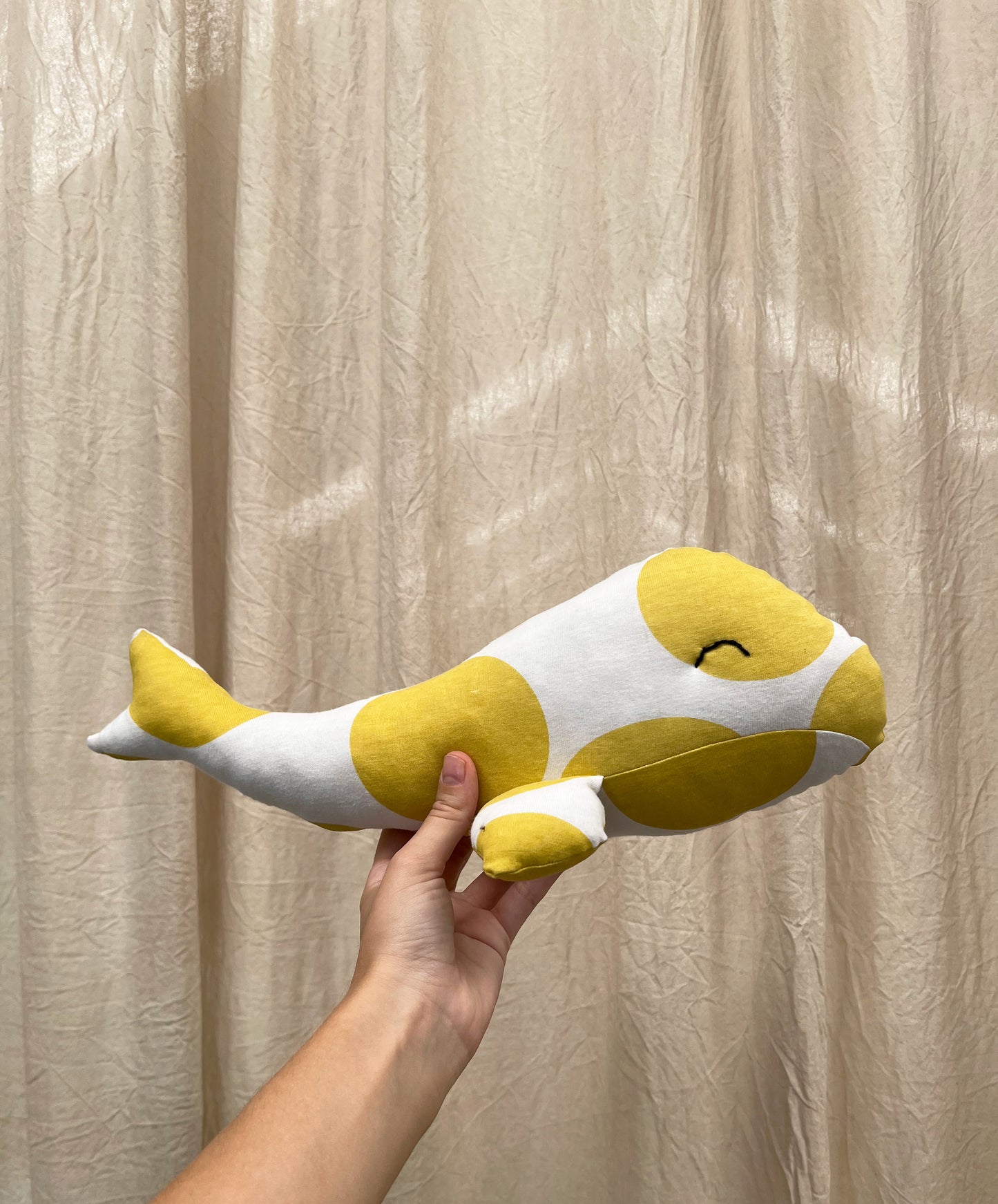 Muñeco Autóctono - Ballena amarilla