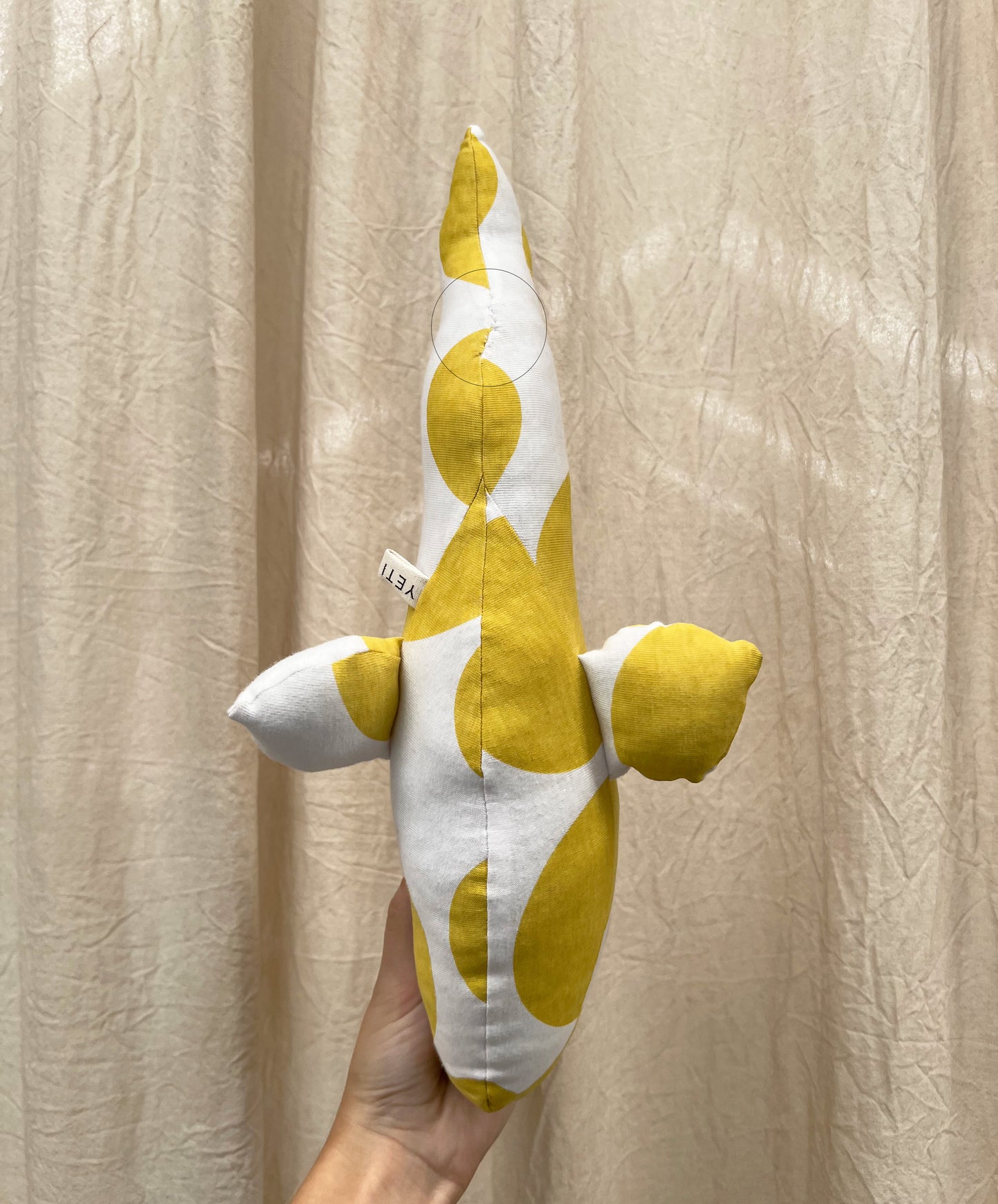 Muñeco Autóctono - Ballena amarilla